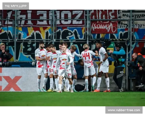 埃因霍温青年队与阿贾克斯青年队发展模式及人才培养策略对比分析